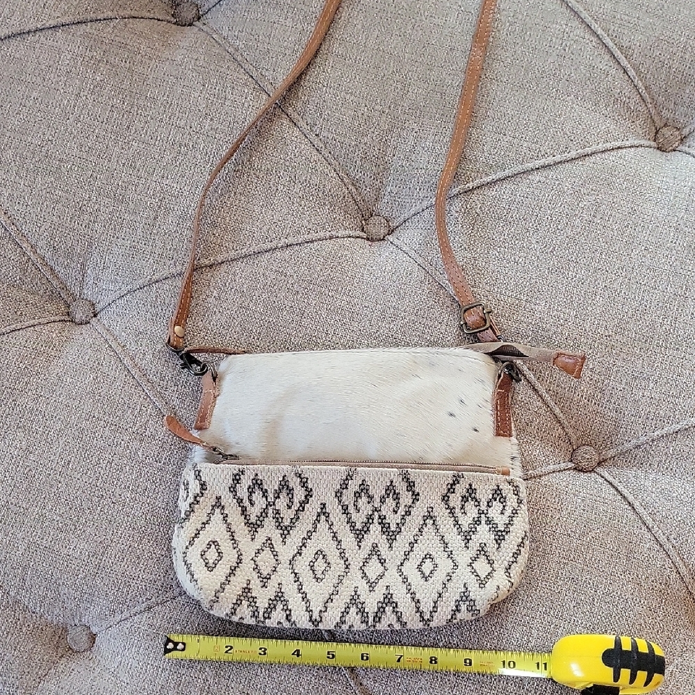 Stylish Tan and Cream Women's Bag